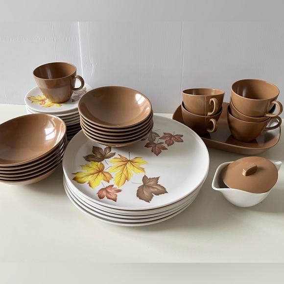 Vintage Melamine Park Avenue Dining Set - Picture 2 of 10